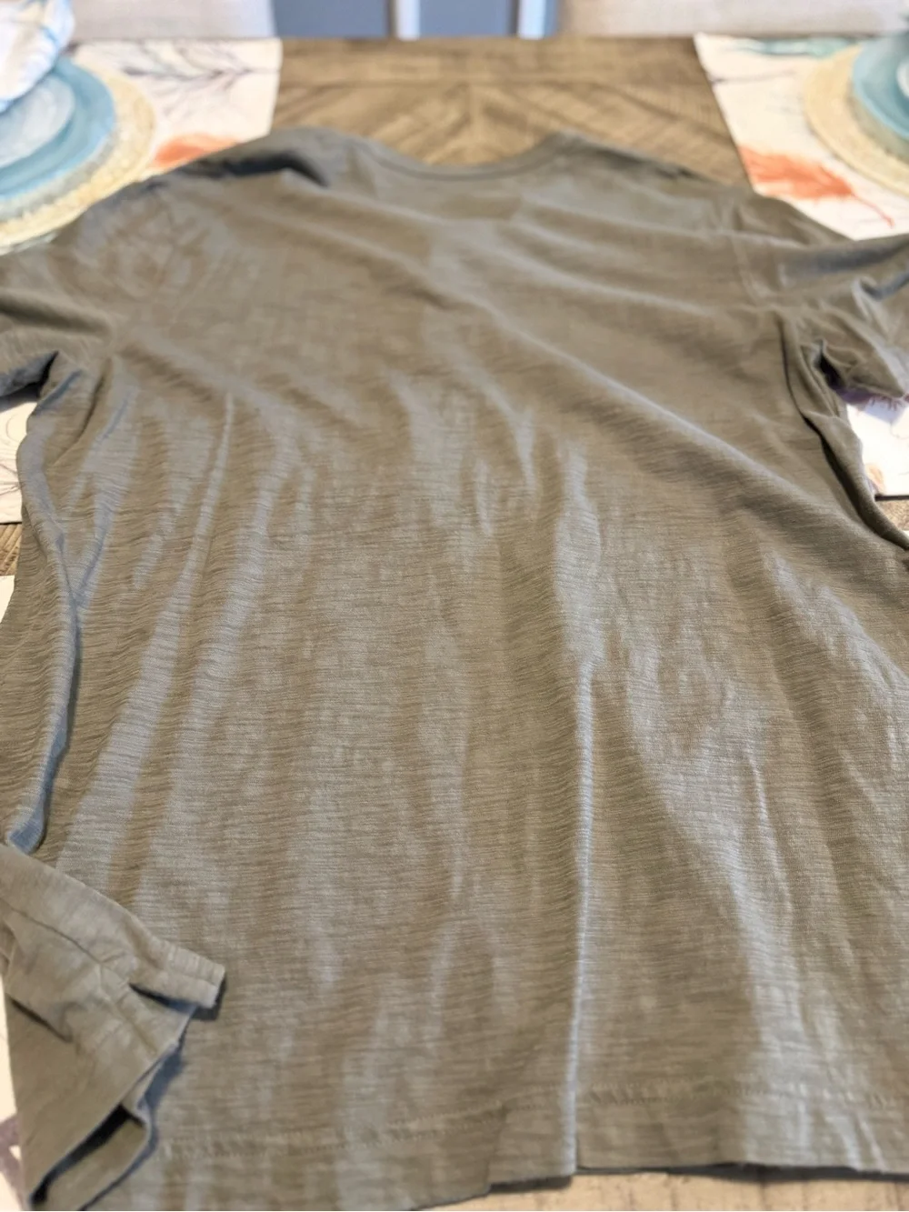 Banana Republic Men's Short-Sleeve Henley Shirt in Olive Gray